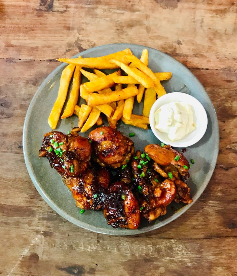 JB's Slow Cooked Sweet and Spicy Chicken Wings (6 pieces)